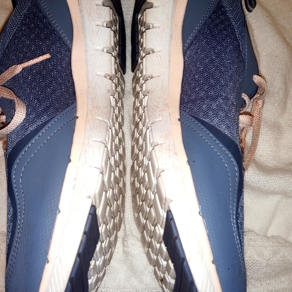EUC SKETCHERS SIZE 10 lightweight BLUE AND BEIGE COLORS BRAND NEW memory Foam - Picture 2 of 11